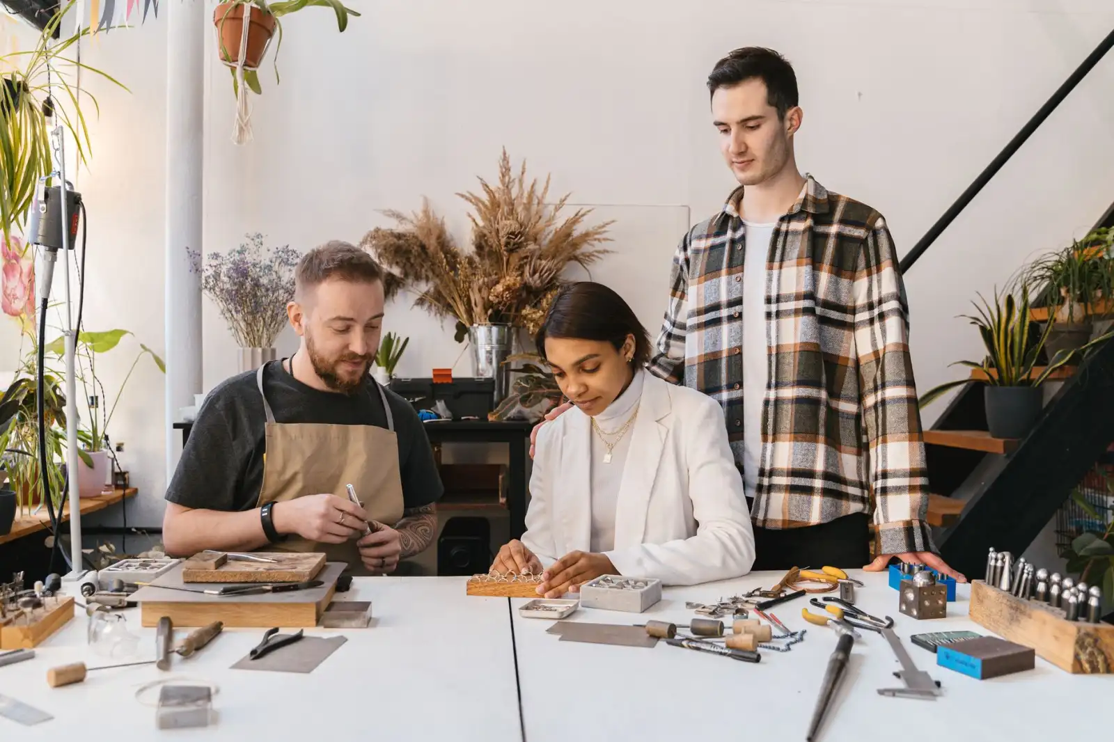 枝江企业数字化转型中软件开发服务的关键技术解析